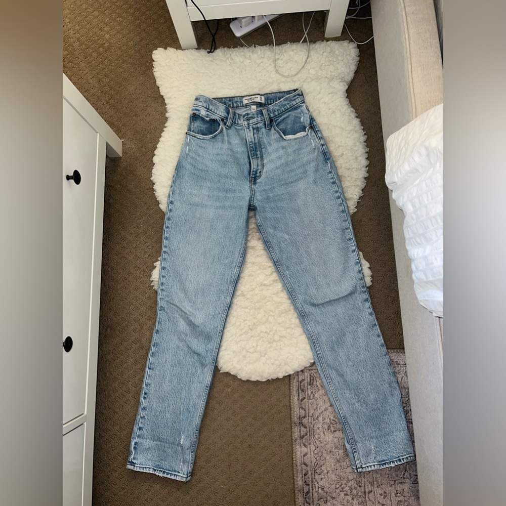 Abercrombie 90s straight jean